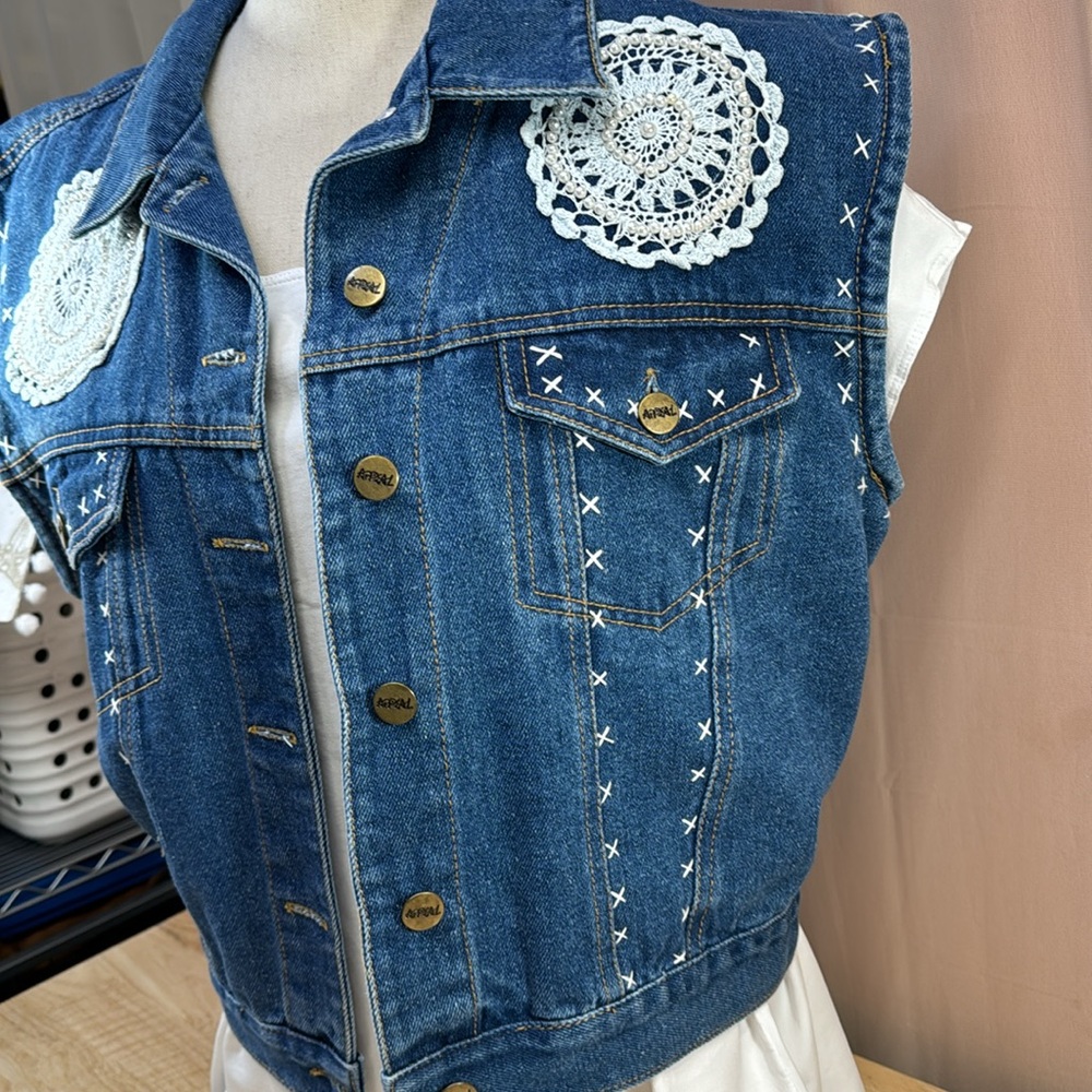 APPEAL Vintage Crochet & Pearls Boho Denim Vest Women's Size L
